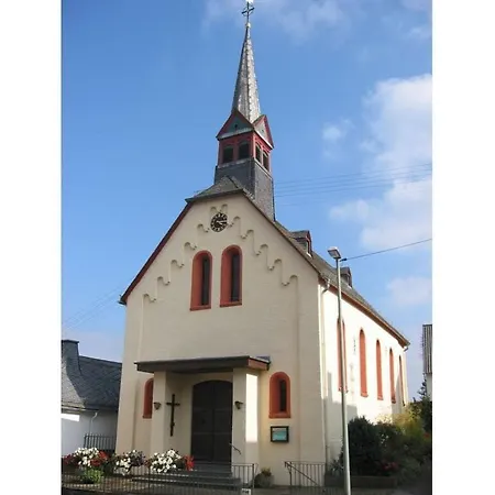 Sabine Comfortable Holiday home Wollmerschied